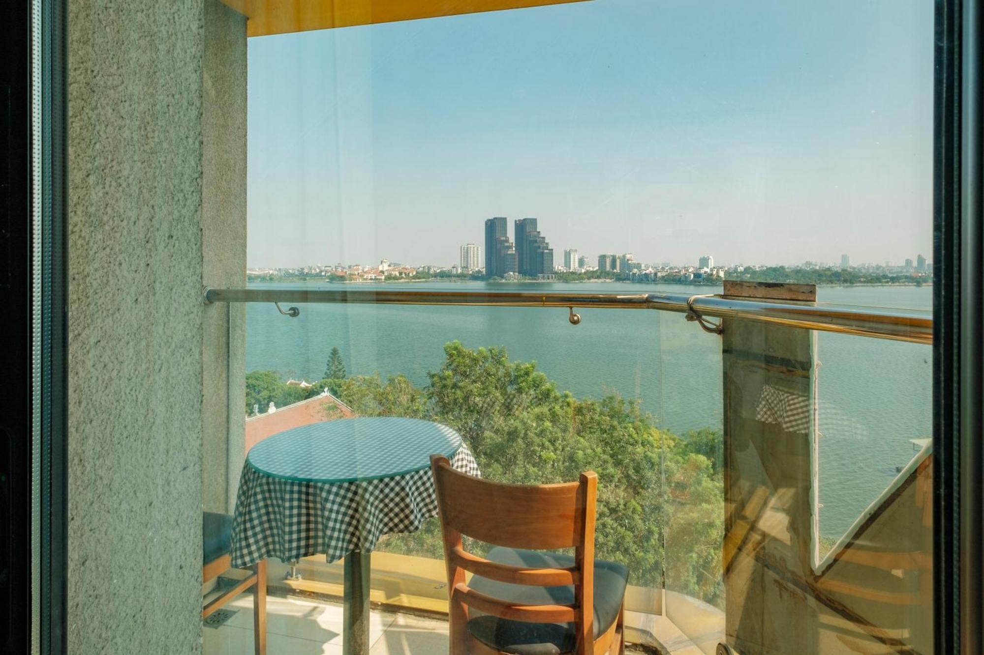 Sunset Westlake Hanoi Hotel מראה חיצוני תמונה