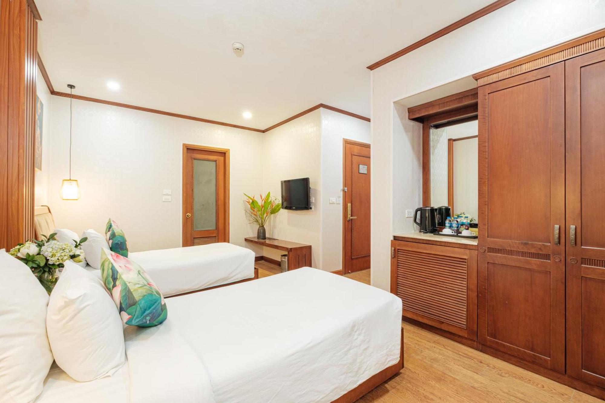 Sunset Westlake Hanoi Hotel מראה חיצוני תמונה